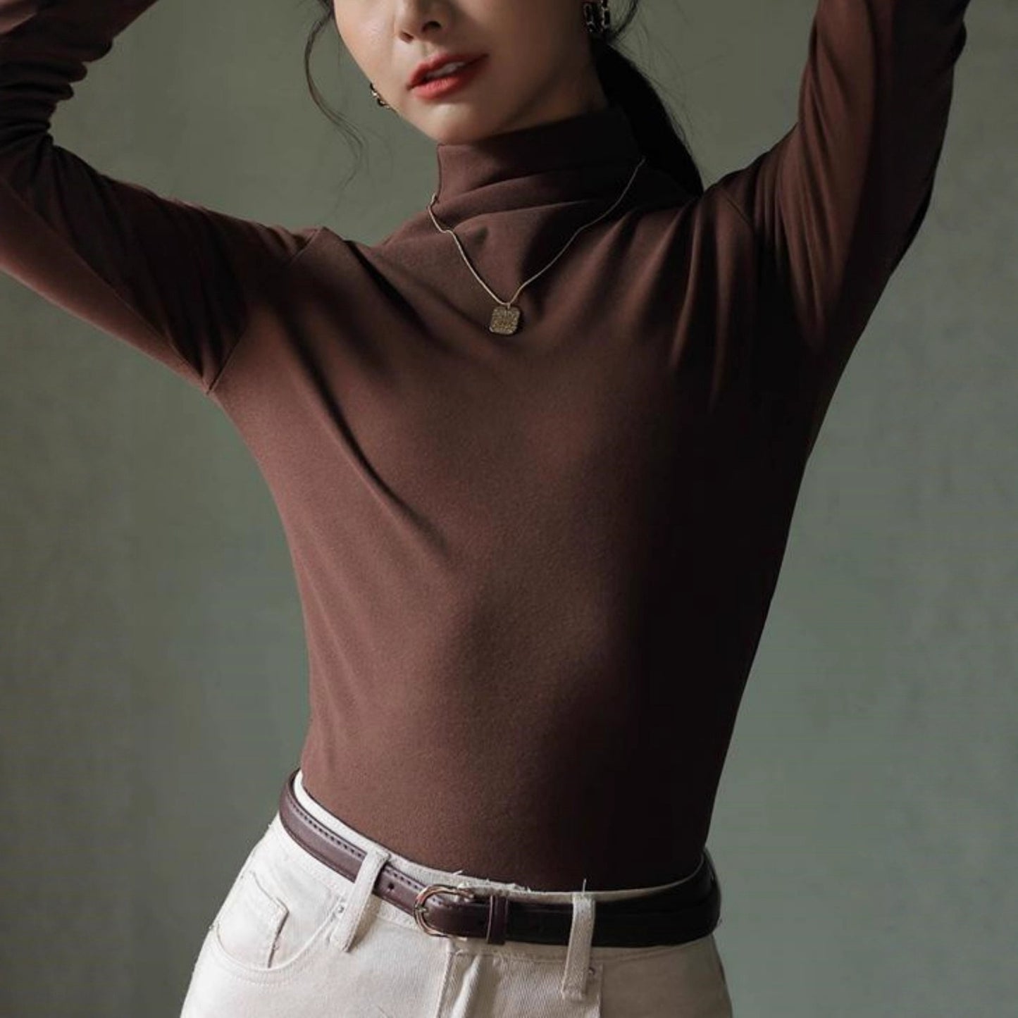 Solid color long sleeved T-shirt with half high neck base