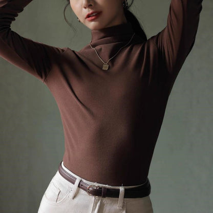 Solid color long sleeved T-shirt with half high neck base
