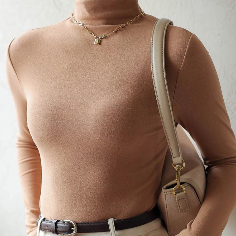 Solid color long sleeved T-shirt with half high neck base